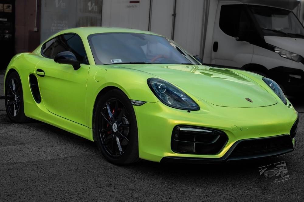 autó fóliázás Porsche Cayman Teckwrap RB07-HD Acid Lime Csepel jobb első nézet galéria kép