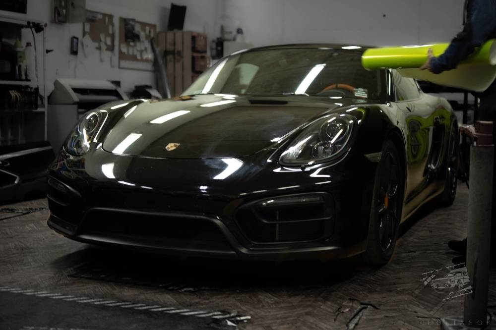autó fóliázás Porsche Cayman Teckwrap RB07-HD Acid Lime Csepel eredeti nézet galéria kép