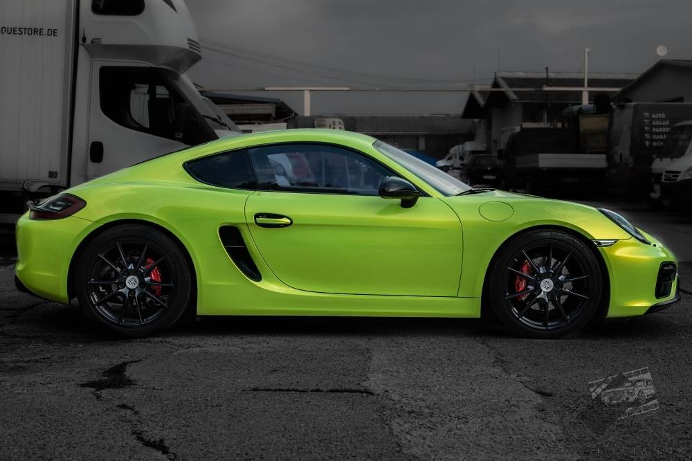 autófóliázás Porsche Cayman Teckwrap RB07-HD Acid Lime Budapest jobb nézet galéria kép