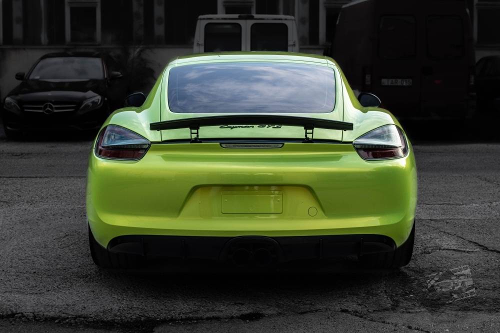 autófóliázás Porsche Cayman Teckwrap RB07-HD Acid Lime Budapest hátsó nézet galéria kép