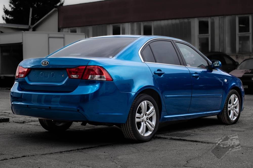 karosszéria fóliázás Kia Magentis Teckwrap RB17 Cerulean Blue Csepel jobb hátsó nézet galéria kép