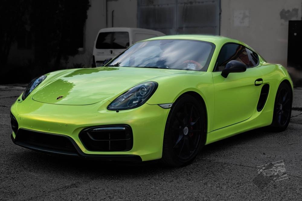 karosszéria fóliázás Porsche Cayman Teckwrap RB07-HD Acid Lime Csepel bal első nézet galéria kép